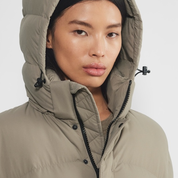 Aritzia/TNA: Super Puff, Taupe, Size XS/S - Picture 4 of 12